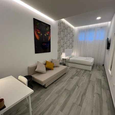 Habitacion Paris Style Madrid Buitenkant foto